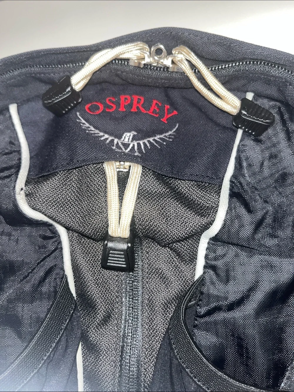 OSPREY sleek black